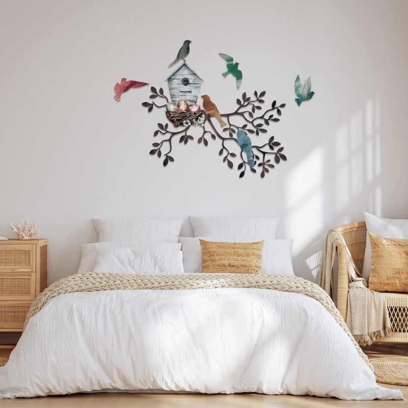 Decoración de pared de pájaros en la cerca del jardín