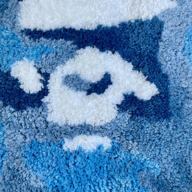 Tapis motif camouflage poudre dans un salon style streetwear
