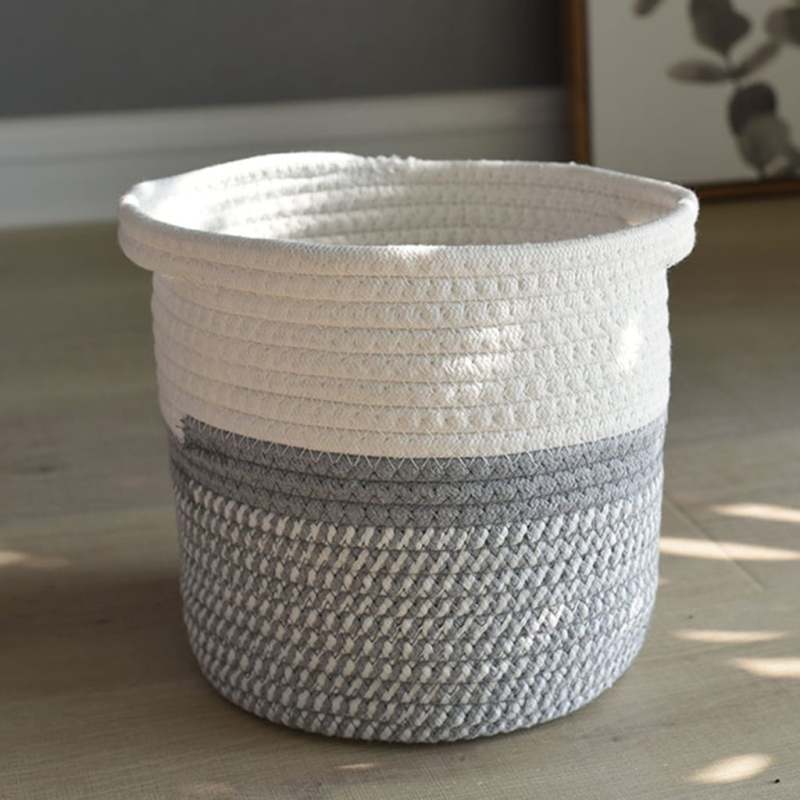 Cesta de ropa blanca y gris para colgar - descripción general