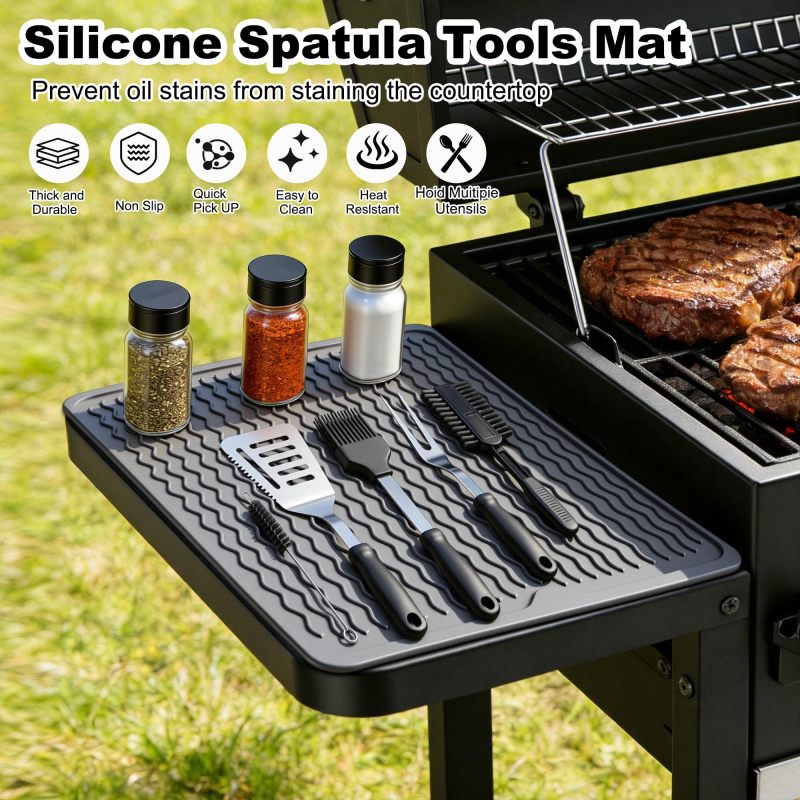 Usando una alfombrilla para barbacoa en un estante lateral Blackstone