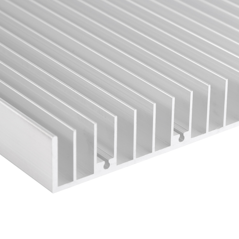 Dissipateur thermique en aluminium Irovami - détail des ailettes et de la finition